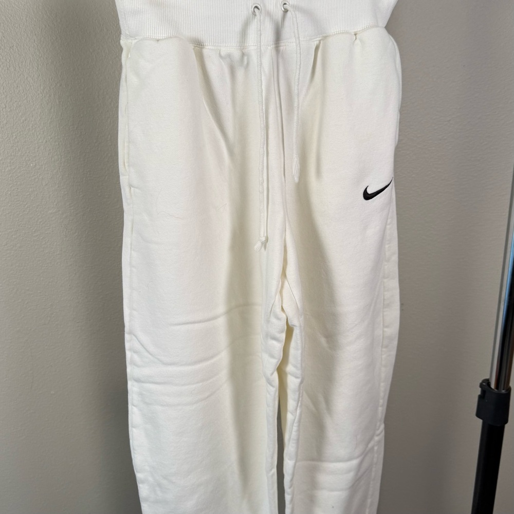 Never Worn : Nike White Joggers
